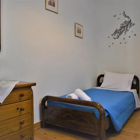 Semesterbostad Katina House *